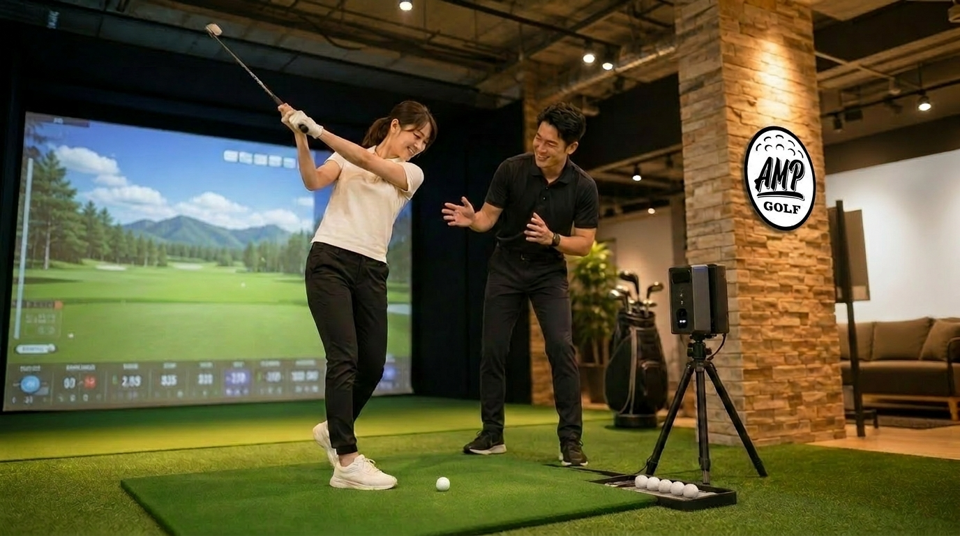 初心者専用ゴルフスクール・AMPGOLF諫早でコースデビューに向けて練習する様子